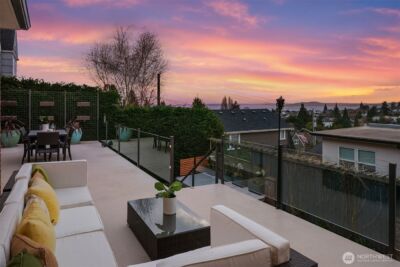 2409 29th Avenue W, Seattle, WA 98199 - Photo 32