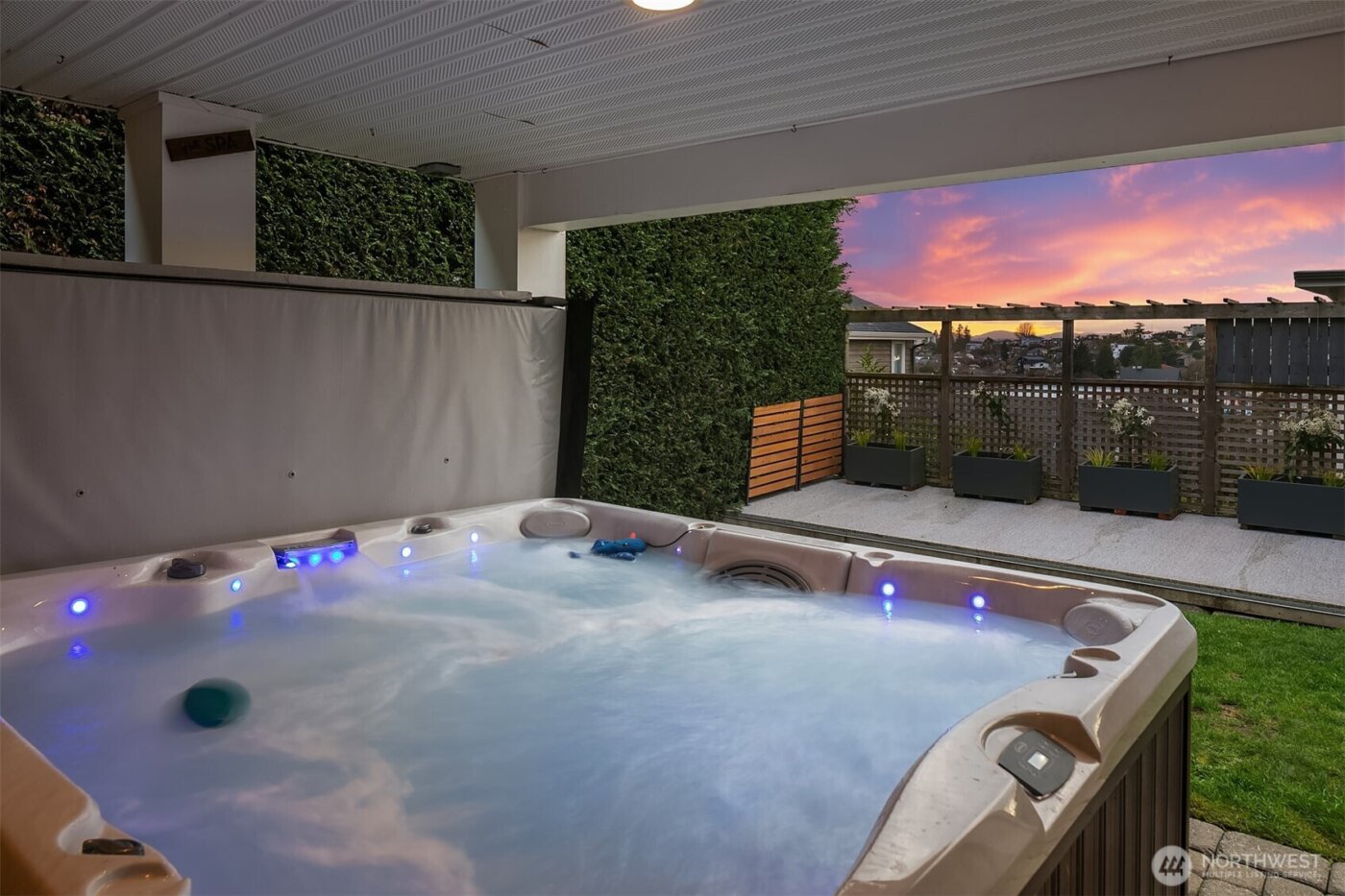 2409 29th Avenue W, Seattle, WA 98199