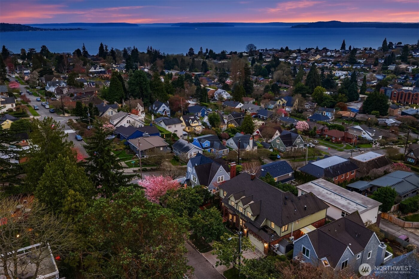 2409 29th Avenue W, Seattle, WA 98199