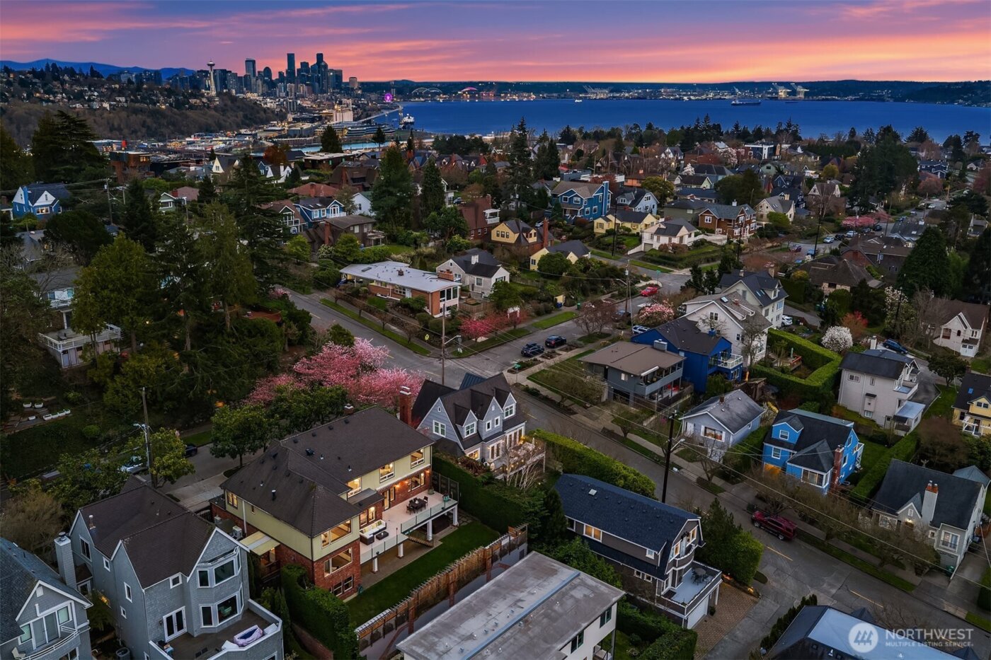 2409 29th Avenue W, Seattle, WA 98199