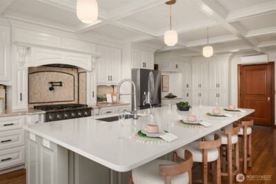 2409 29th Avenue W, Seattle, WA 98199 - Photo 10