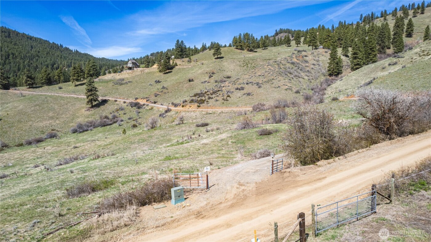 9640 Nahahum Canyon Road , Cashmere, WA 98815