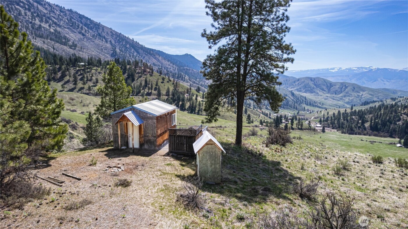 9640 Nahahum Canyon Road , Cashmere, WA 98815