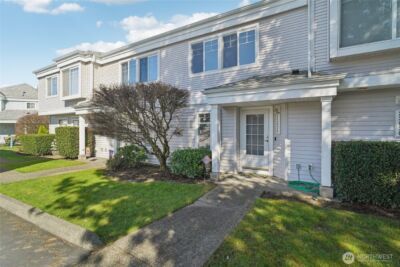 23628 55th Place S #15-3, Kent, WA 98032