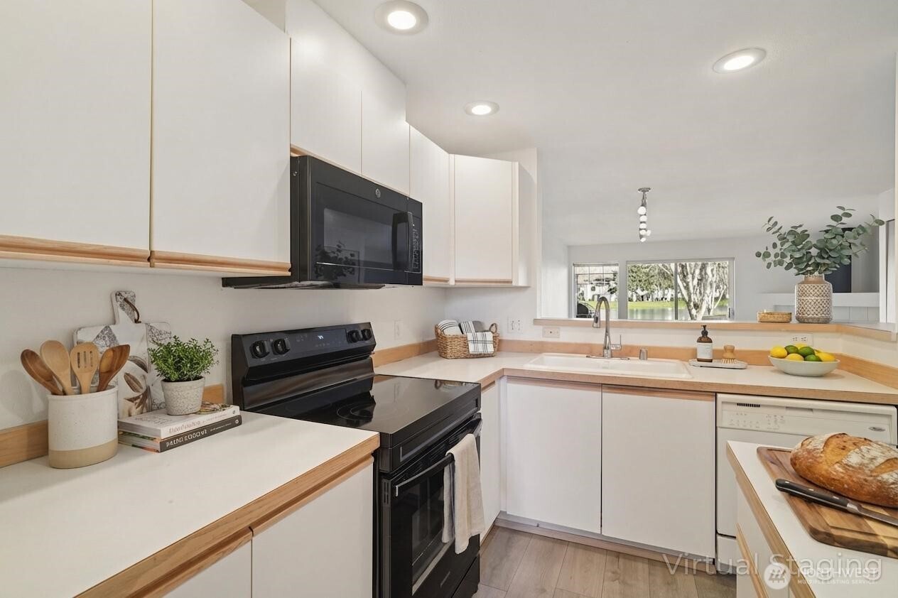 23628 55th Place S #15-3, Kent, WA 98032