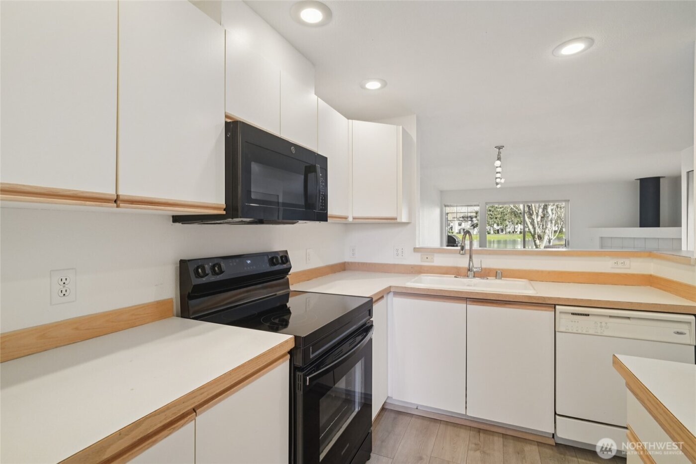 23628 55th Place S #15-3, Kent, WA 98032