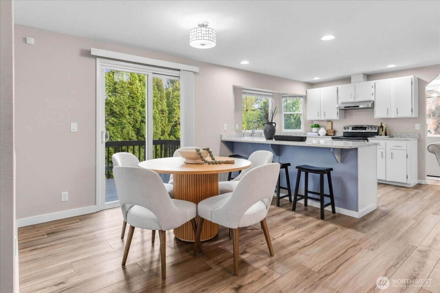 22621 8th Drive SE, Bothell, WA 98021-8276