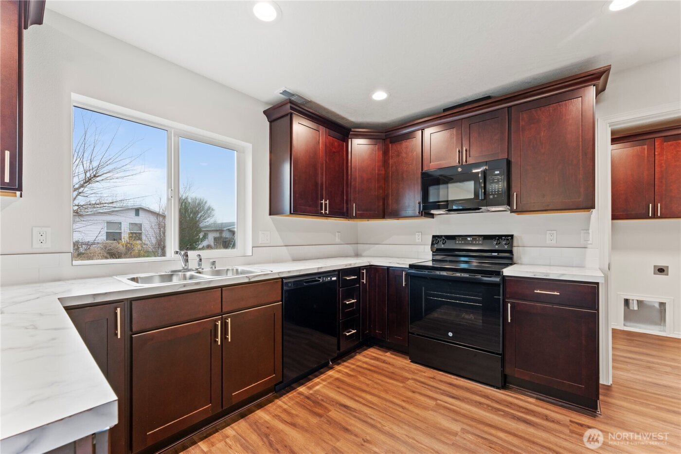 597 Karen Avenue , Royal City, WA 99357