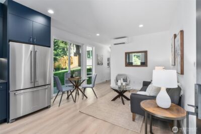 10752 Interlake Avenue N, Seattle, WA 98133 - Photo 2