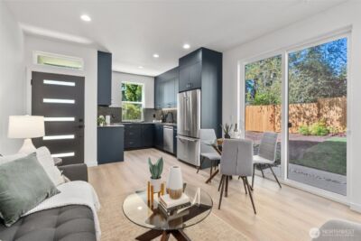 10752 Interlake Avenue N, Seattle, WA 98133 - Photo 4