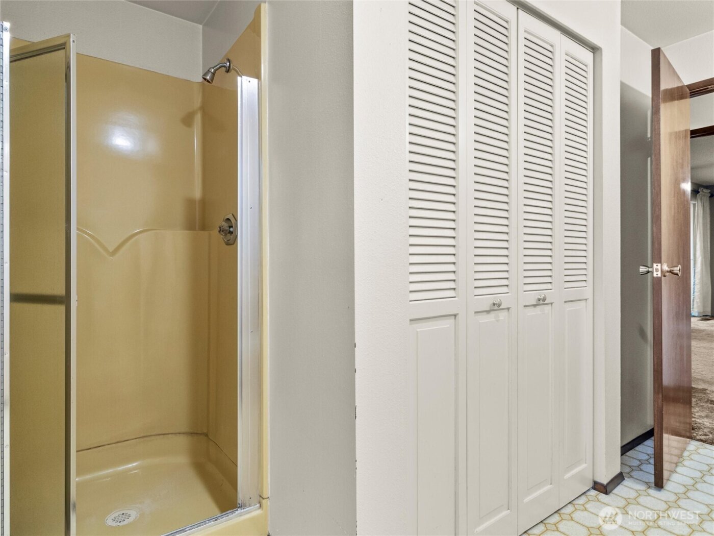 9907 Blomberg Street SW, Olympia, WA 98512-9148