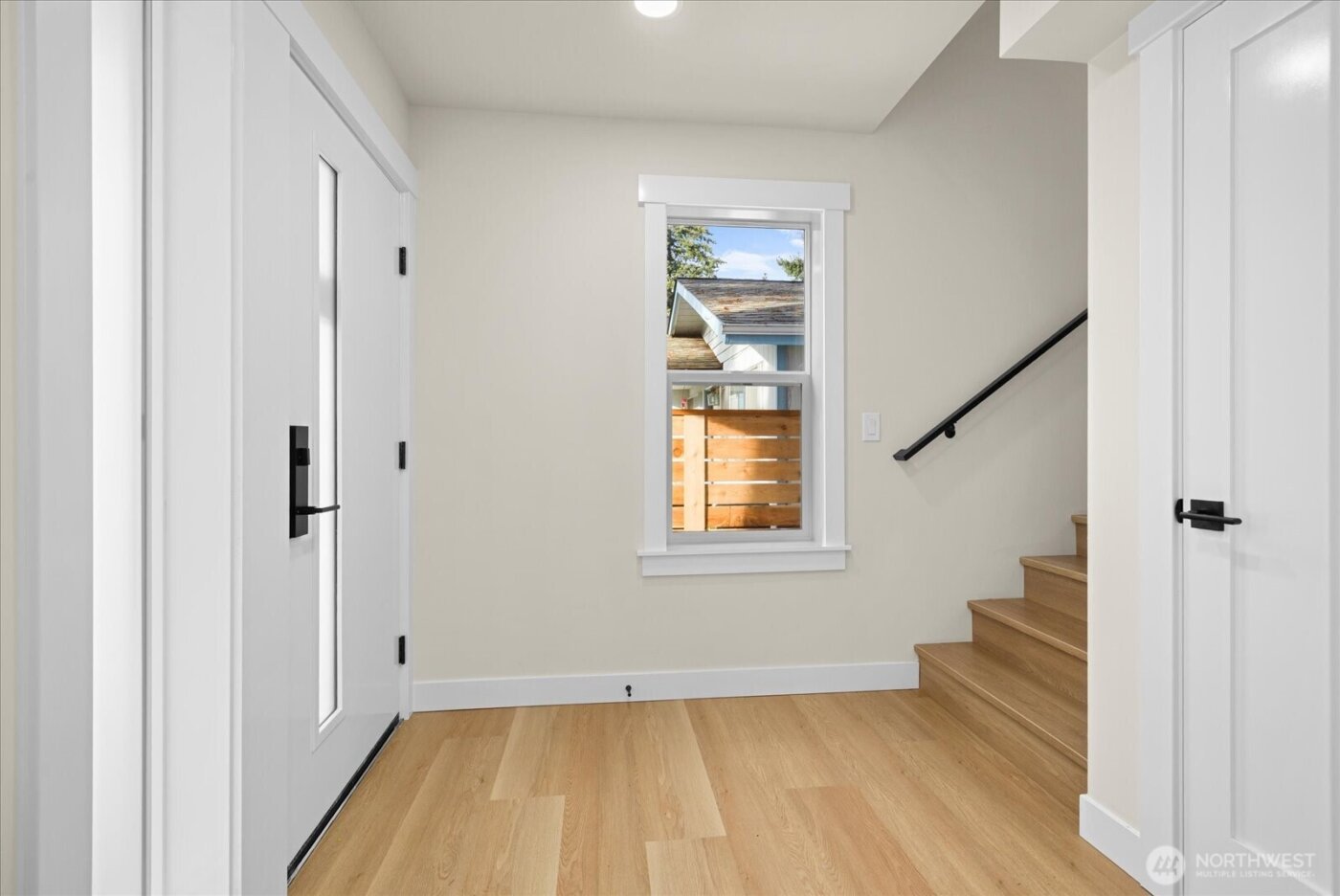 14308 Roslyn Place N, Seattle, WA 98133