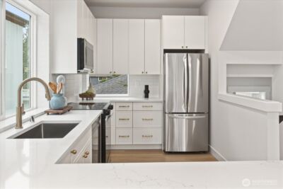 14308 Roslyn Place N #B, Seattle, WA 98133 - Photo 5