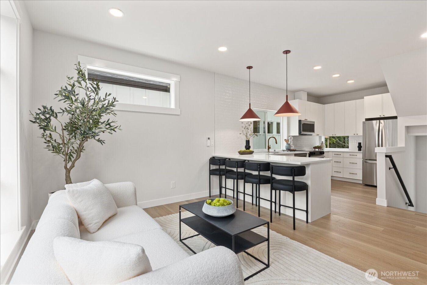 14308 Roslyn Place N #B, Seattle, WA 98133