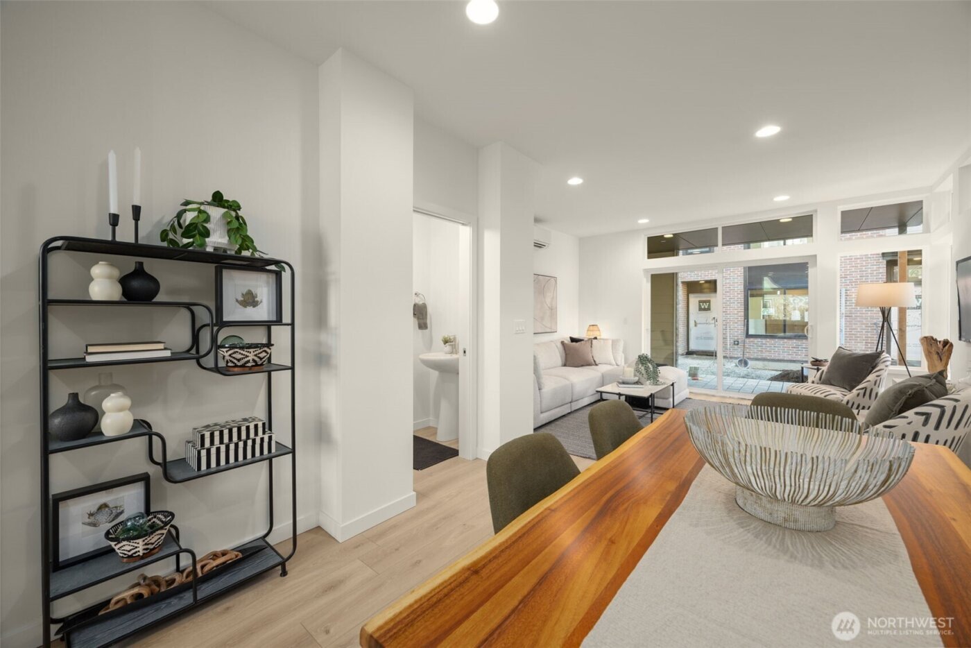 8327 B 12th Avenue NW, Seattle, WA 98117