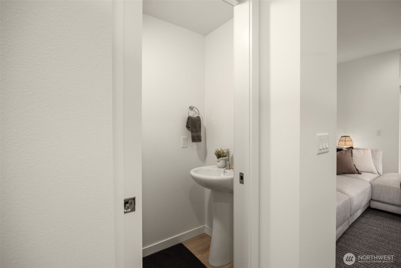 8327 B 12th Avenue NW, Seattle, WA 98117