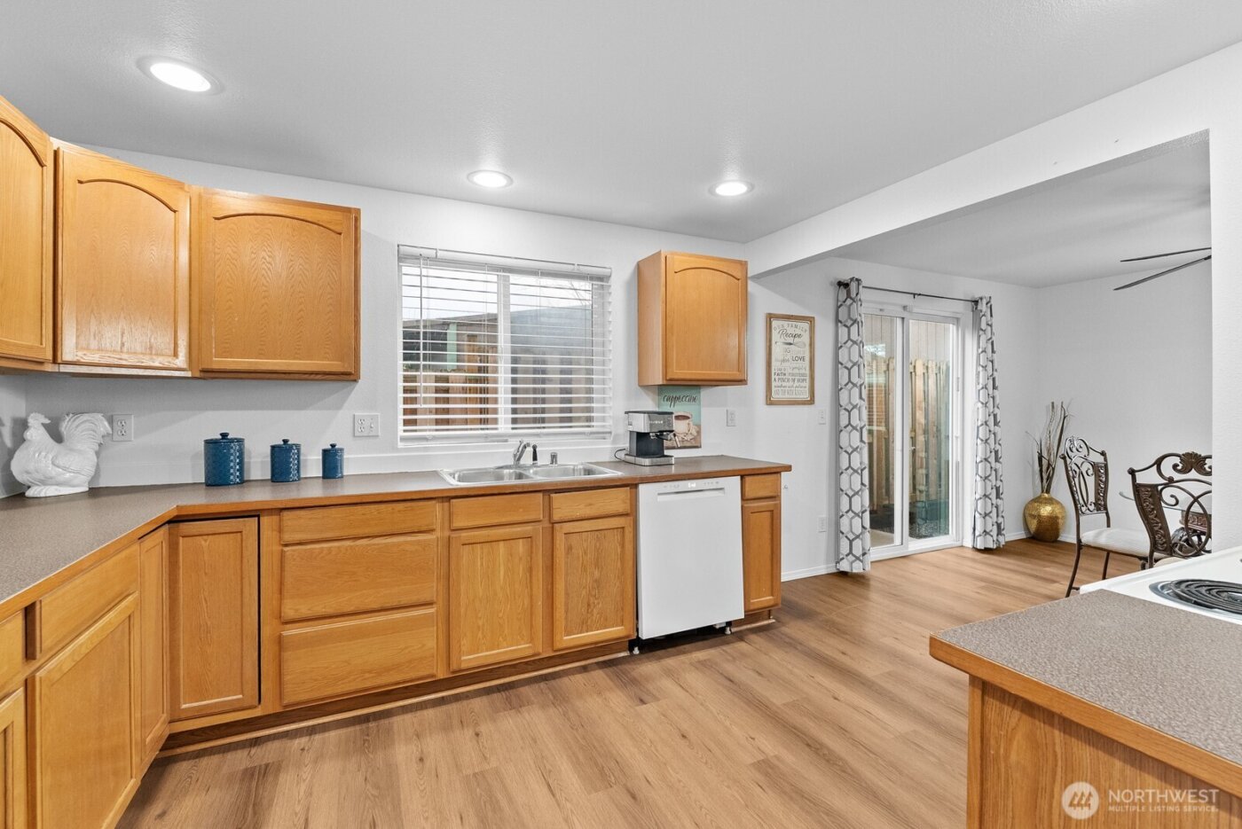 5035 Pacific Avenue , Tacoma, WA 98408