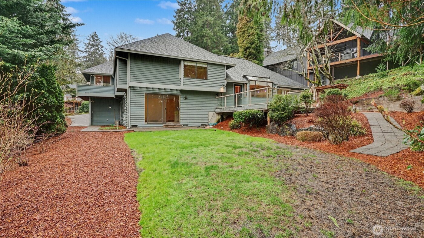 3320 168th Place SE, Bellevue, WA 98008