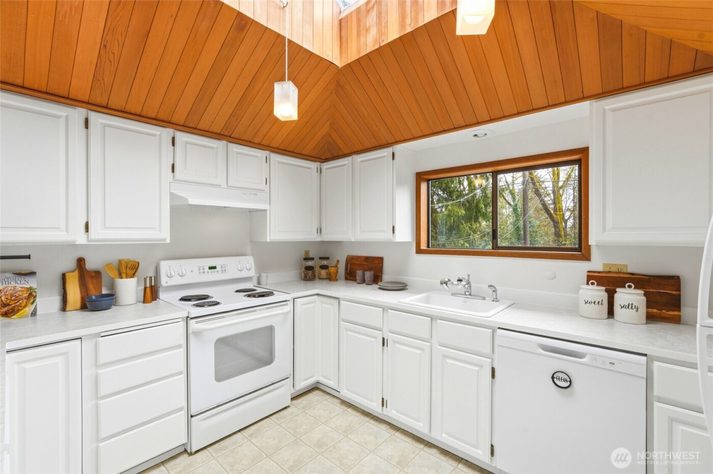 2545 NE 95th Street , Seattle, WA 98115