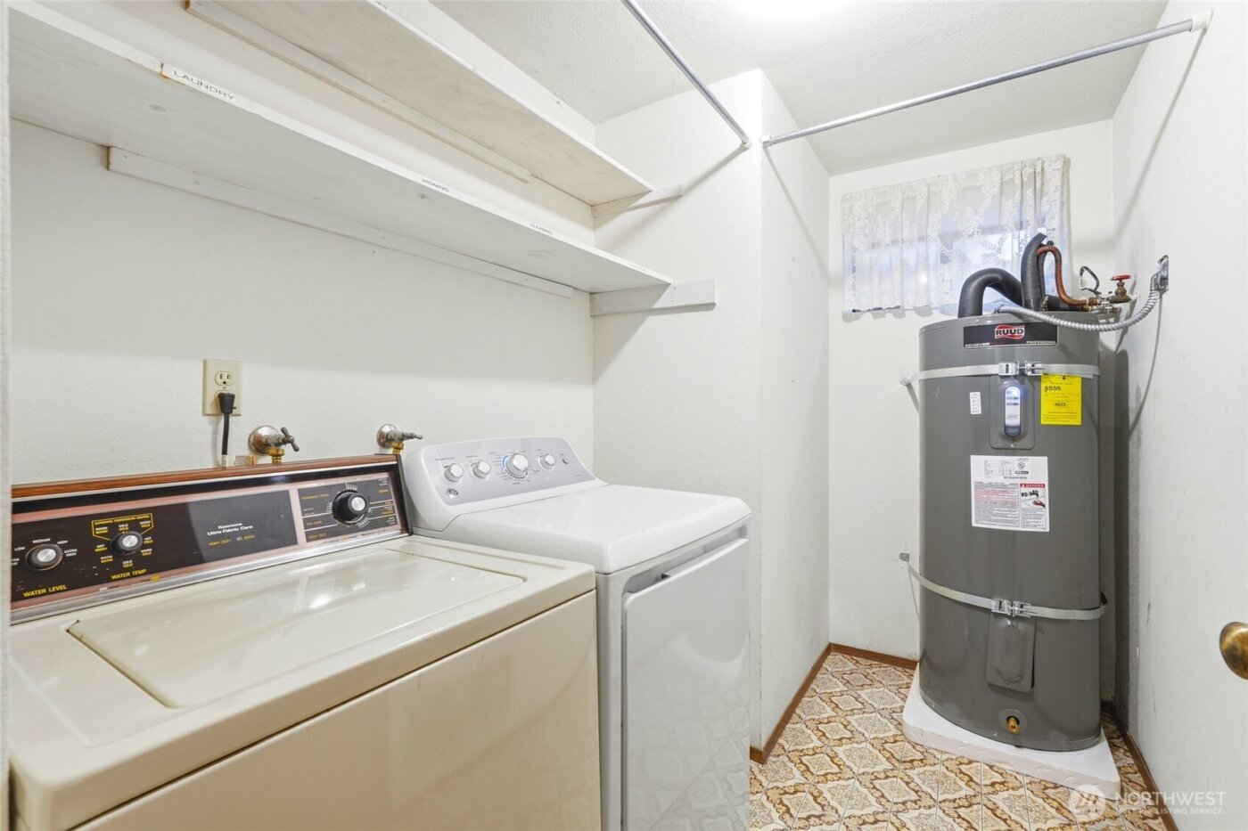 2545 NE 95th Street , Seattle, WA 98115