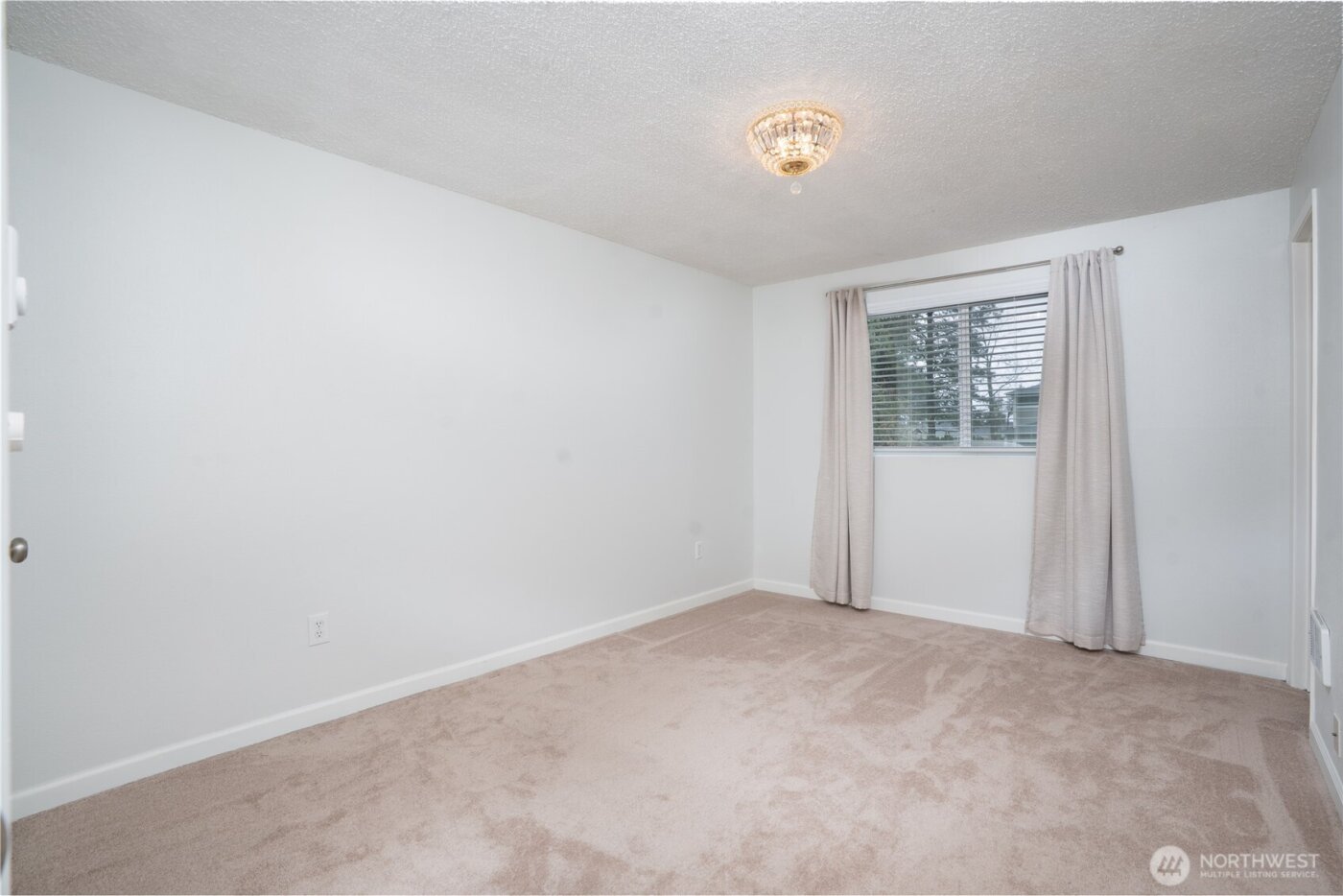 2412 Lexington Street , Steilacoom, WA 98388