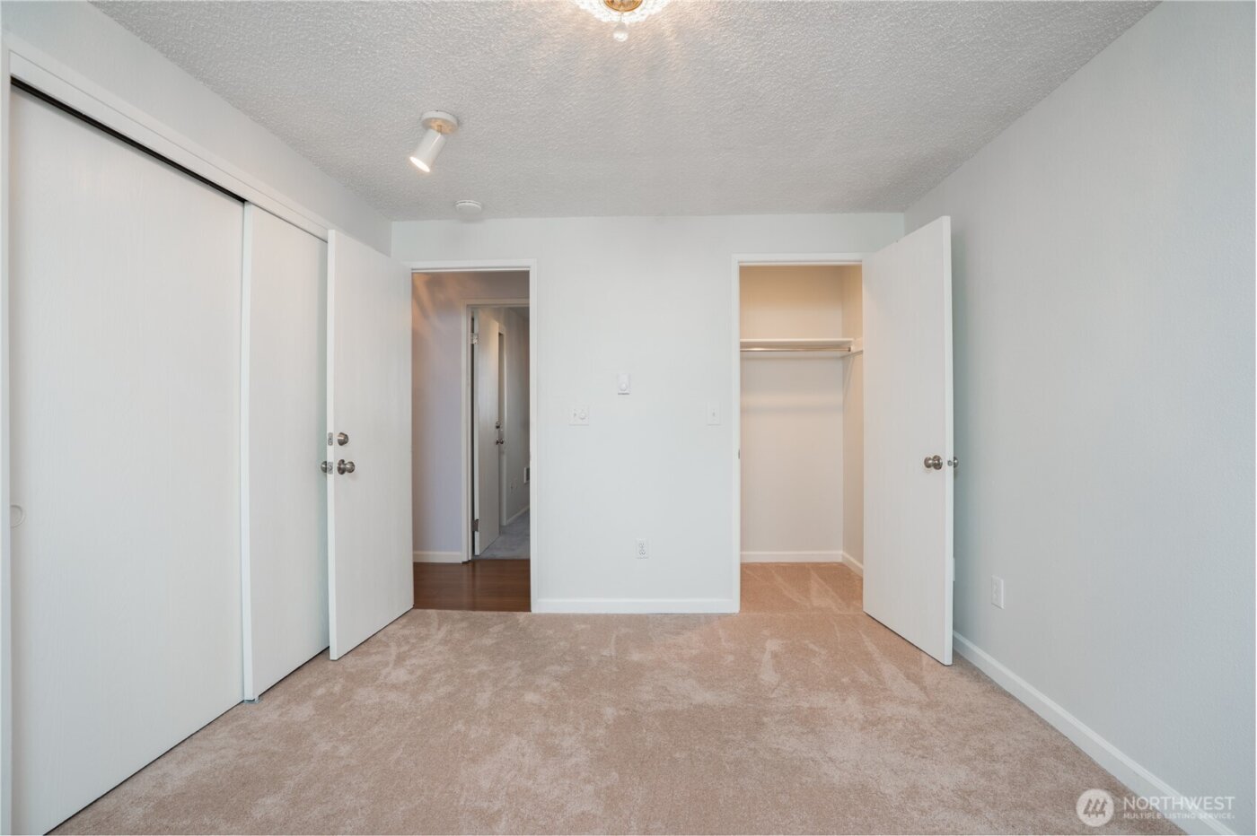 2412 Lexington Street , Steilacoom, WA 98388