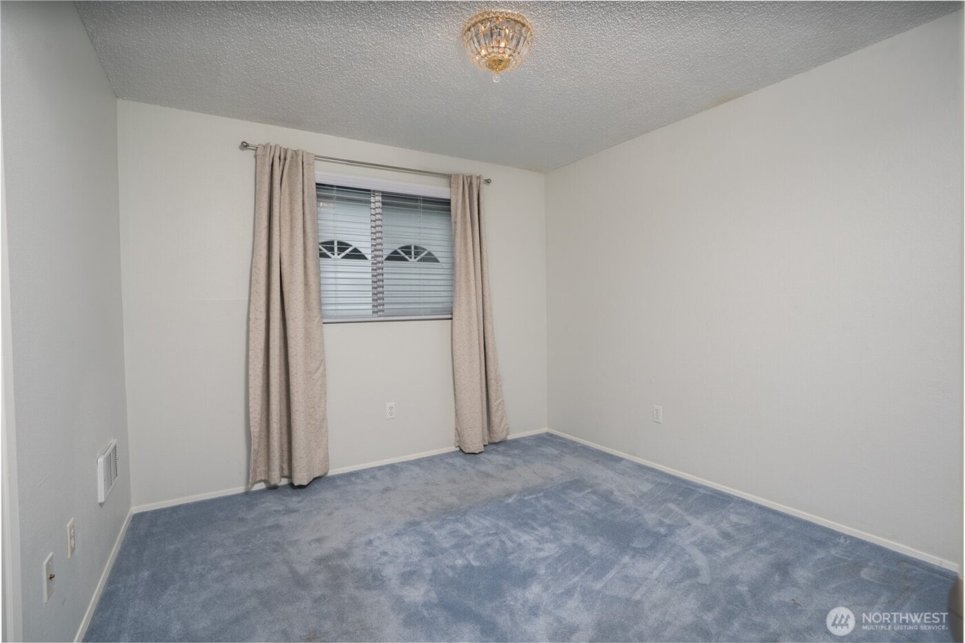 2412 Lexington Street , Steilacoom, WA 98388