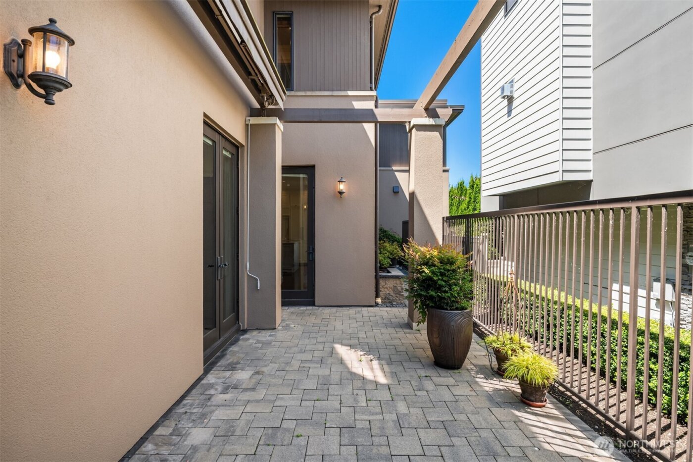 10132 NE 59th Street #C, Kirkland, WA 98033