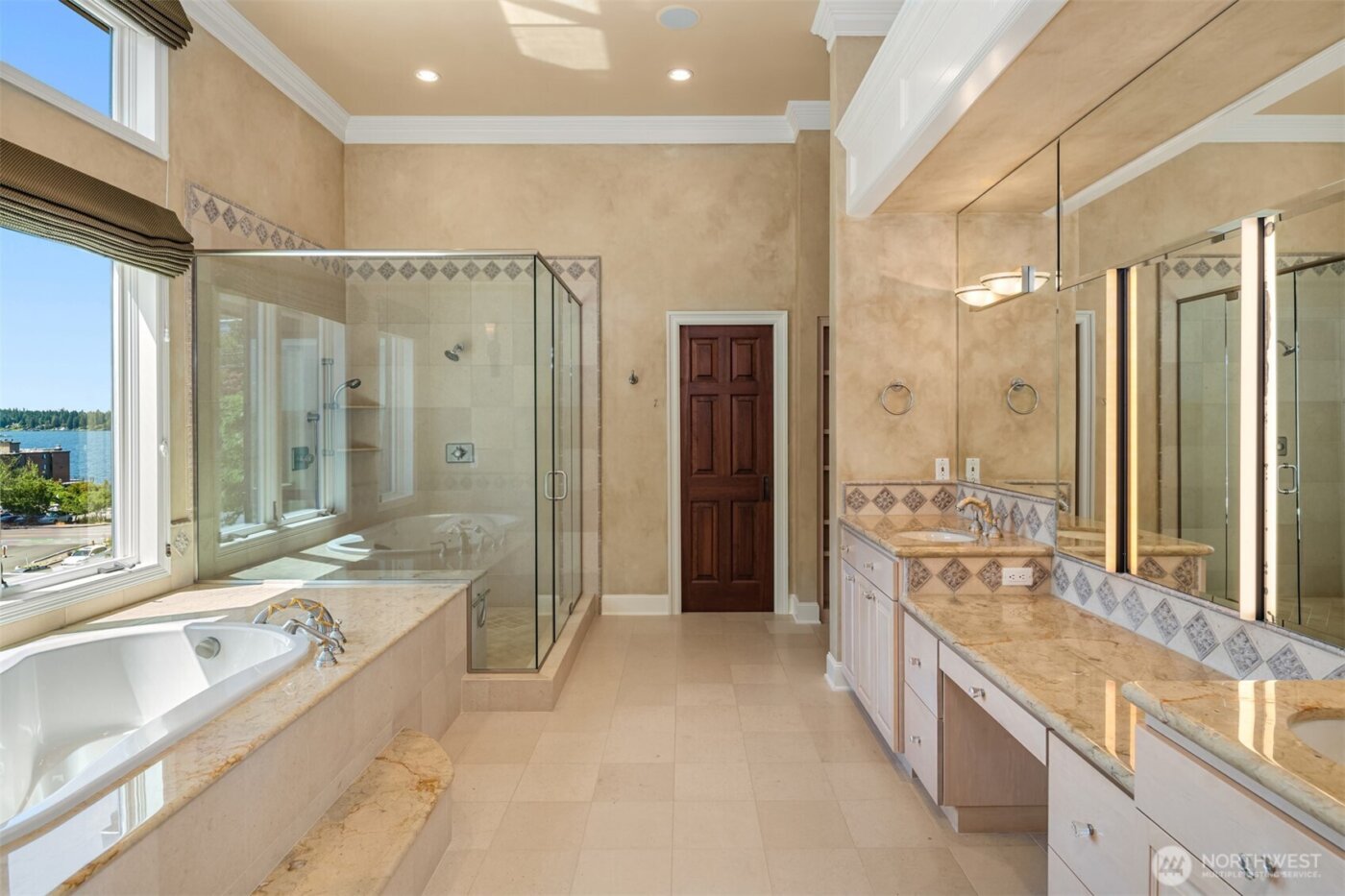 10132 NE 59th Street #C, Kirkland, WA 98033