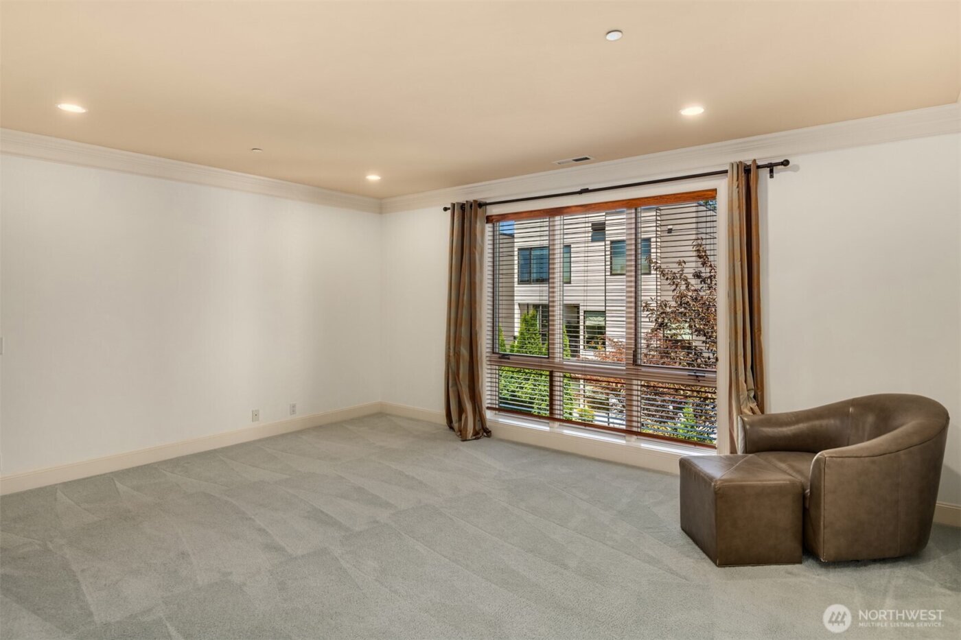 10132 NE 59th Street #C, Kirkland, WA 98033