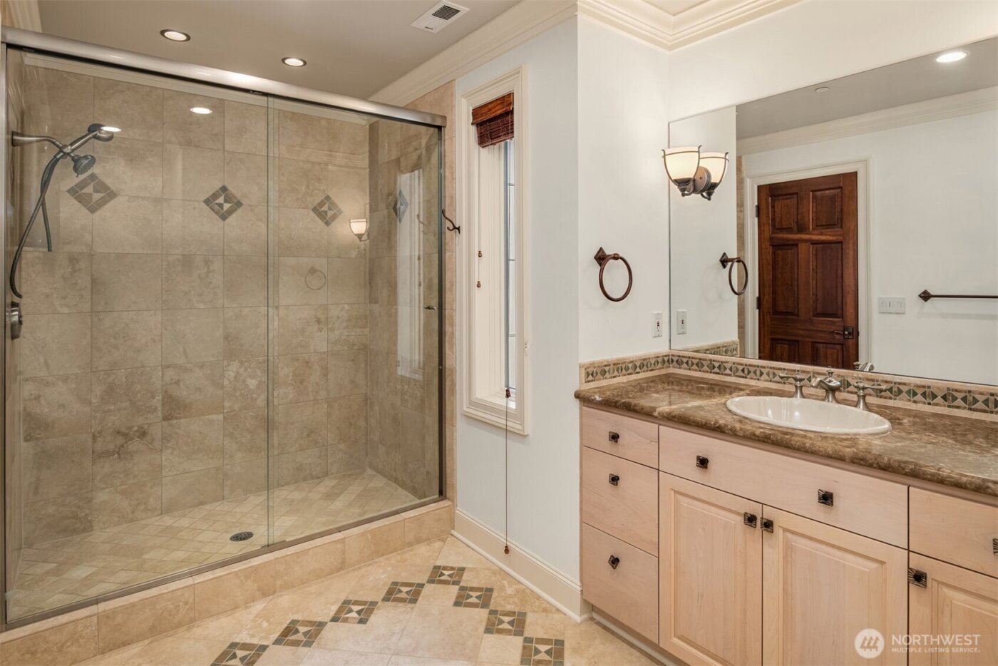 10132 NE 59th Street #C, Kirkland, WA 98033