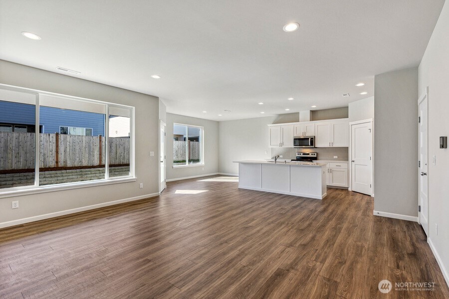 27118 30th Place S #25, Kent, WA 98032