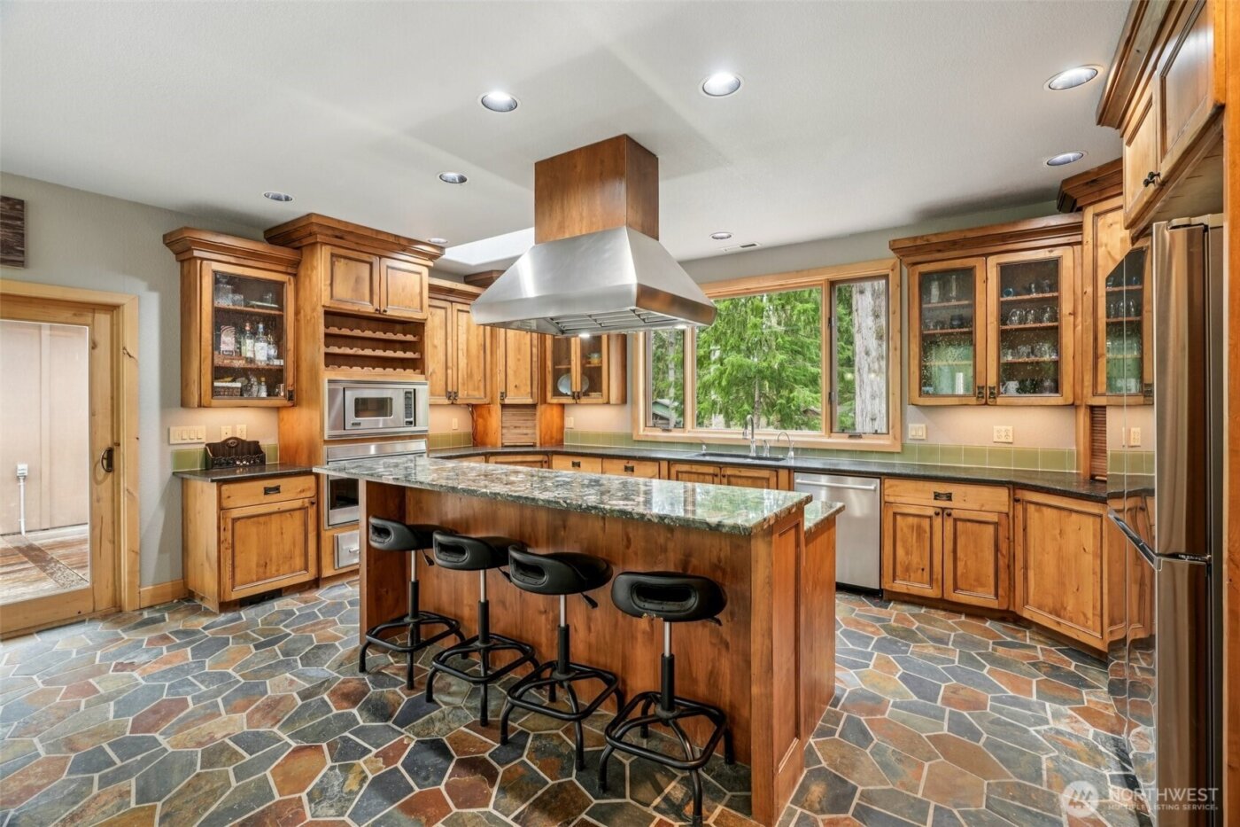 12692 Washougal River Road , Washougal, WA 98671