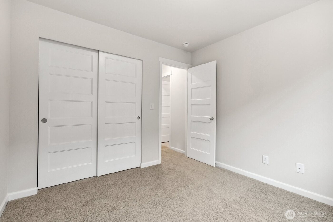 27106 30th Place S #28, Kent, WA 98032