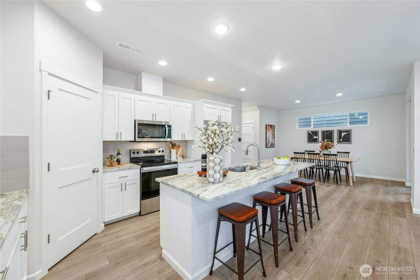 26917 30th Place S #13, Kent, WA 98032