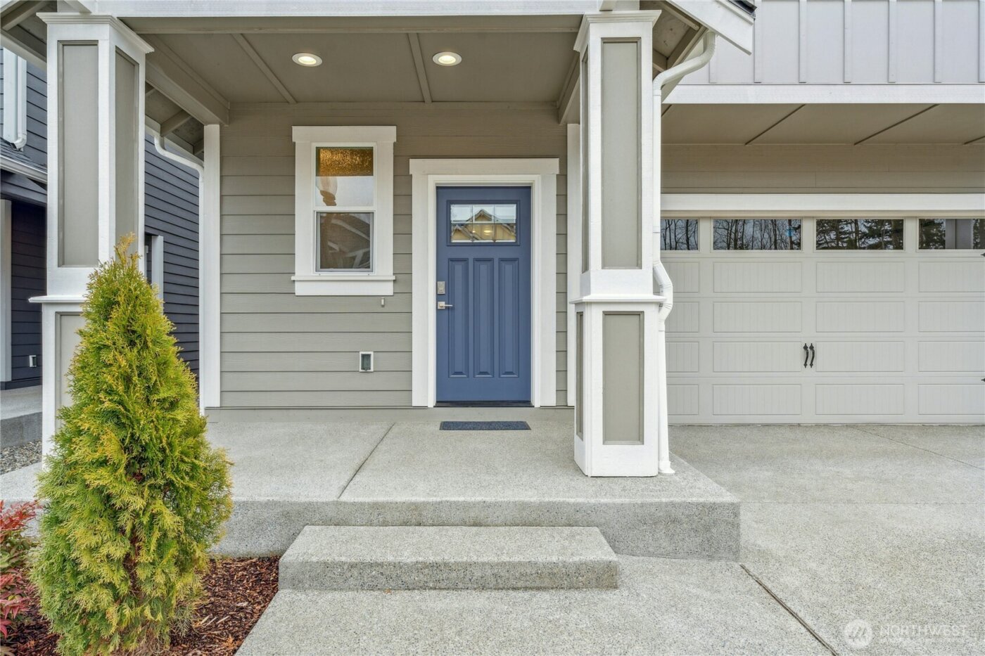 26917 30th Place S #13, Kent, WA 98032