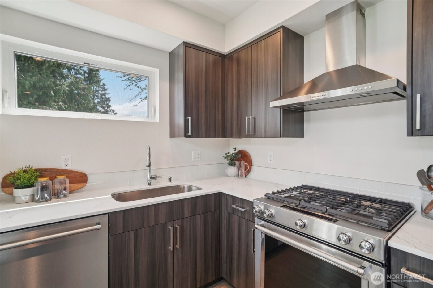 9032 14th Avenue NW #D, Seattle, WA 98117-3407