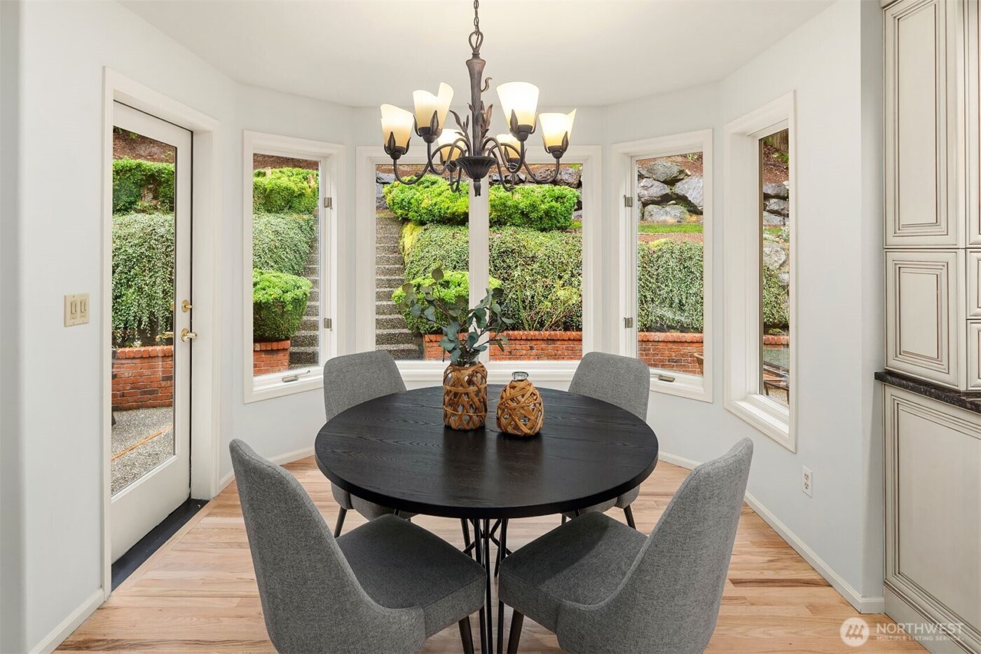 20427 NE 64th Place , Redmond, WA 98053