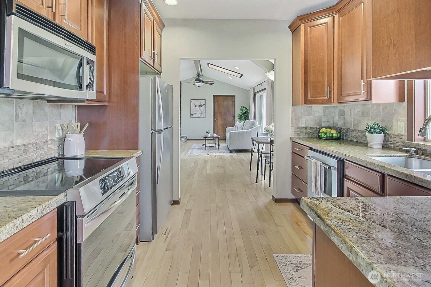 21834 SE 265th Way , Maple Valley, WA 98038