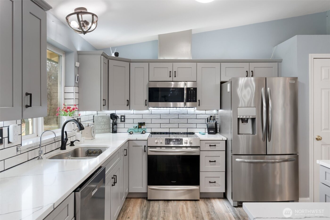 453 Coma Road , Vader, WA 98593