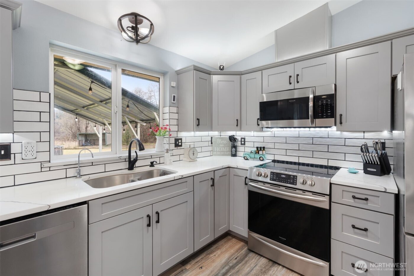 453 Coma Road , Vader, WA 98593