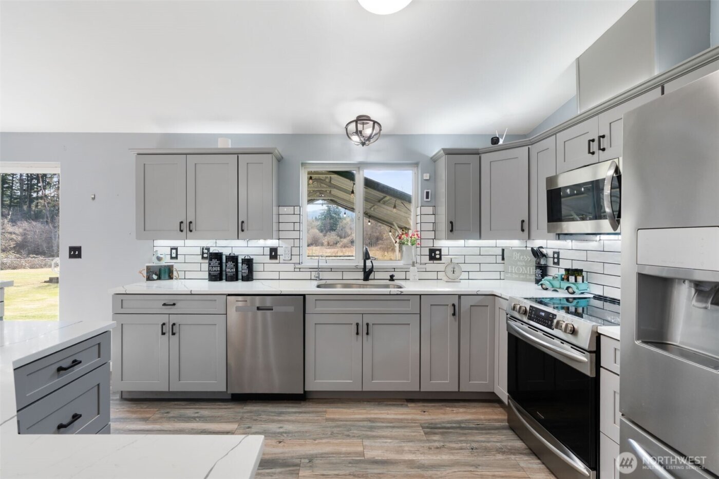 453 Coma Road , Vader, WA 98593