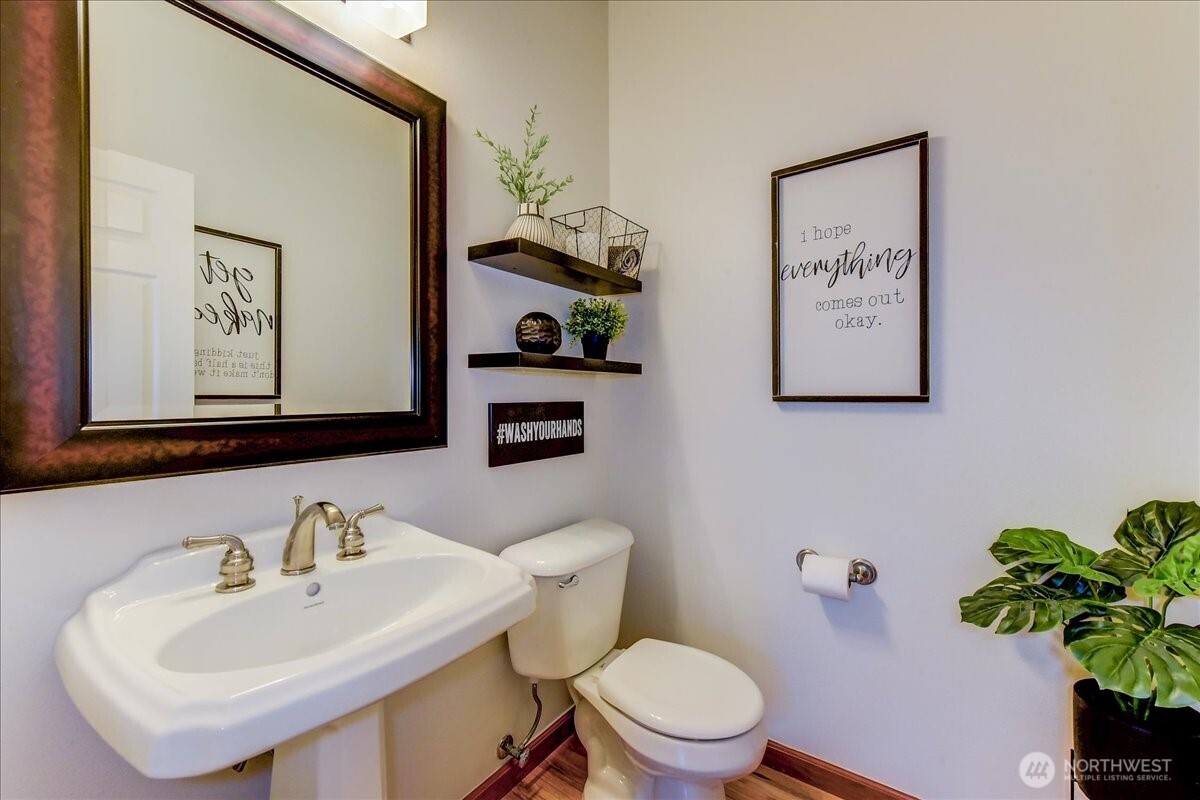 907 196th Place SW, Lynnwood, WA 98036