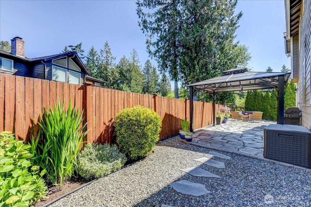 907 196th Place SW, Lynnwood, WA 98036