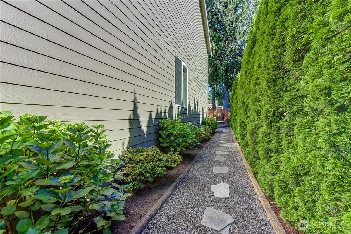 907 196th Place SW, Lynnwood, WA 98036