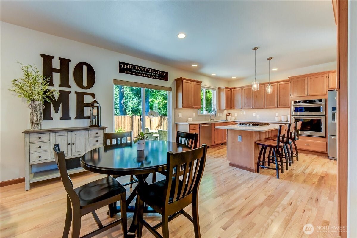 907 196th Place SW, Lynnwood, WA 98036