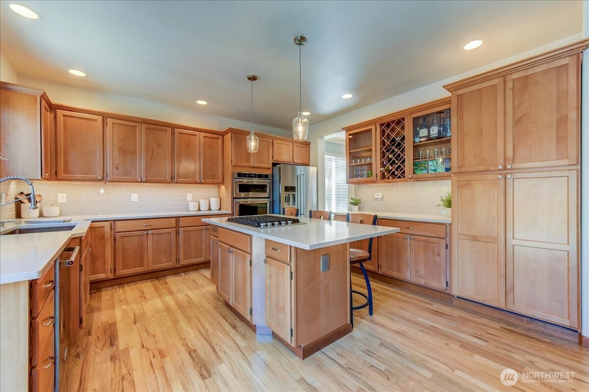 907 196th Place SW, Lynnwood, WA 98036