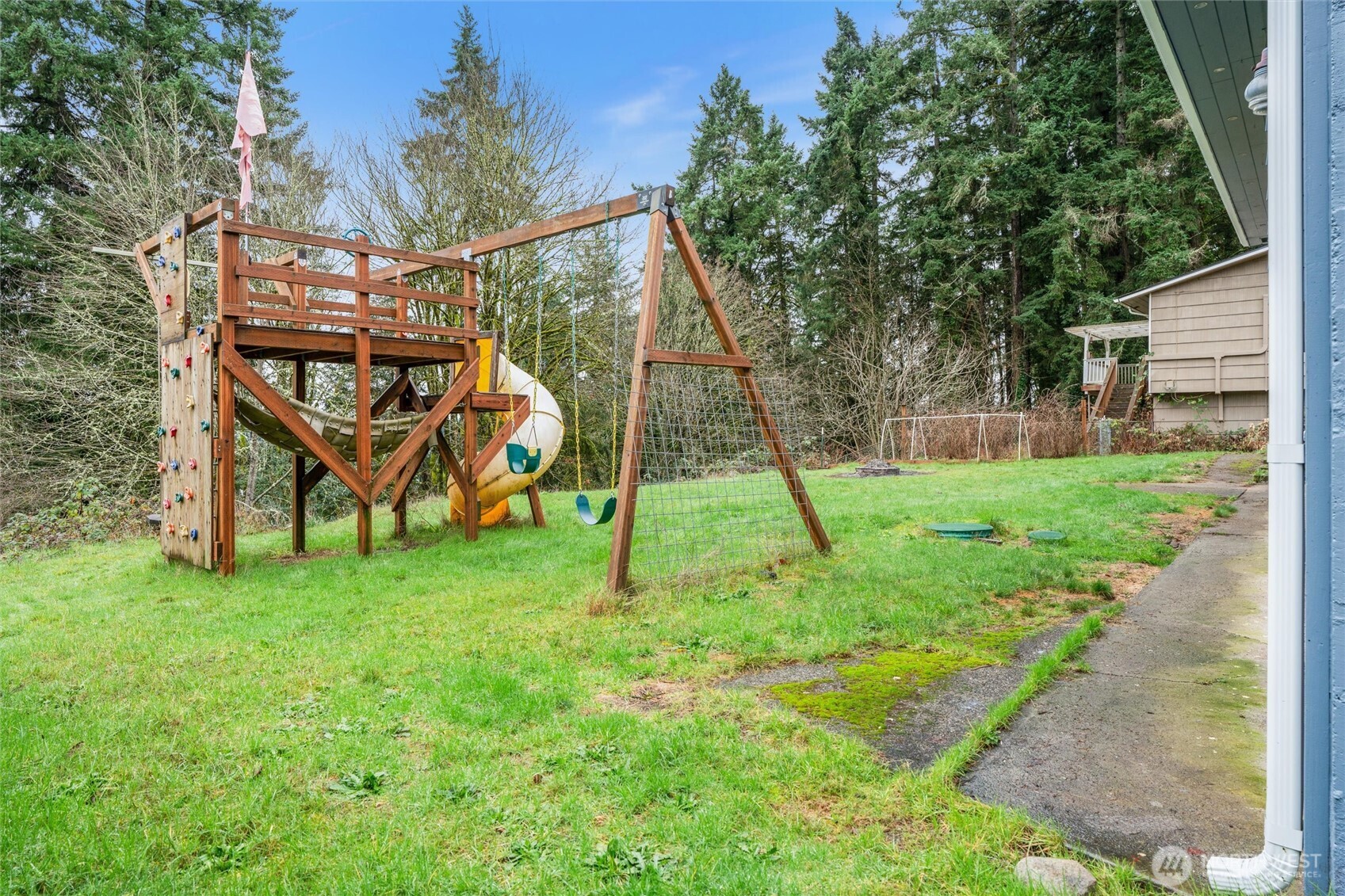 1530 Crestview Drive , Bremerton, WA 98312
