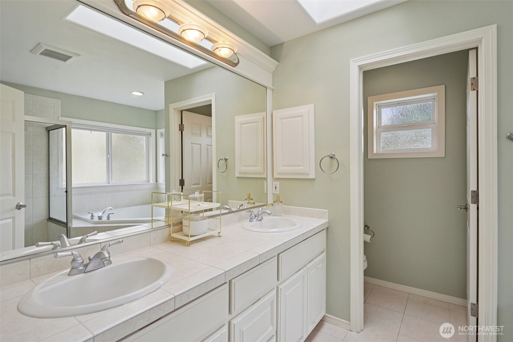 12612 SE 261st Street , Kent, WA 98030