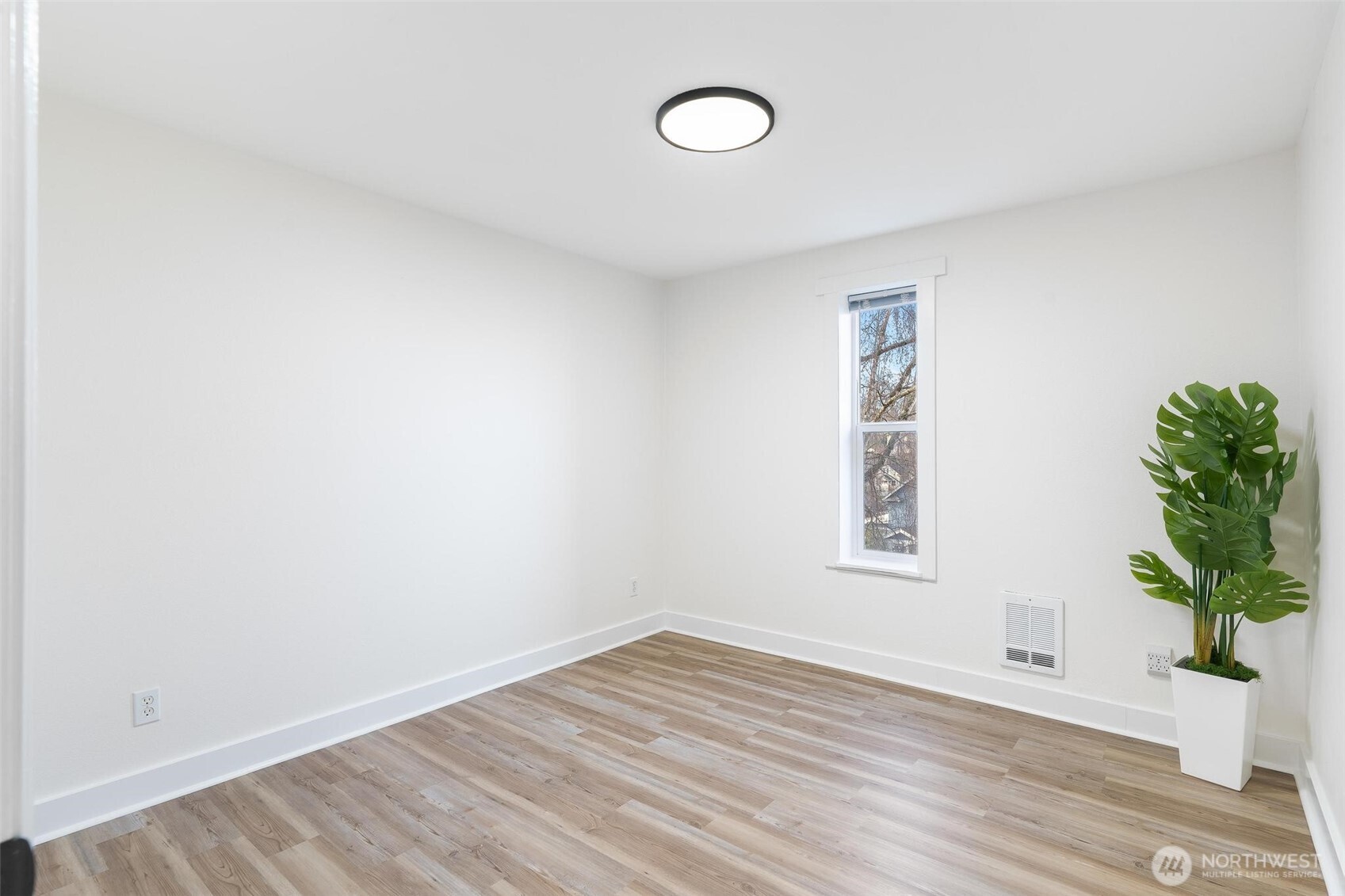 3209 Hoyt Avenue #201, Everett, WA 98201